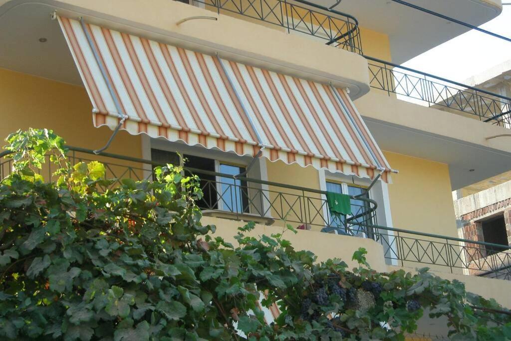 Lina'S Apartment Himare Exterior photo